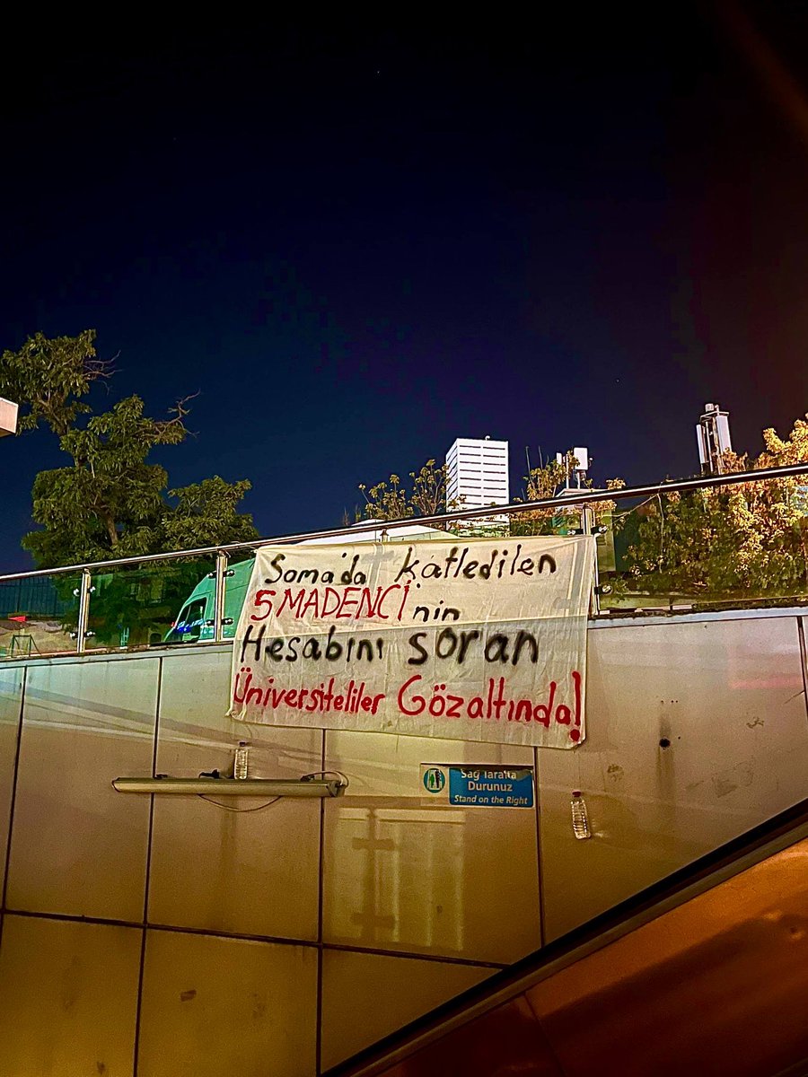 faaliyet33's tweet photo. 15 arkadaşımız yeraltında katledilen madencilerin öfkesini sokağa taşıdığı için gözaltında!

Yolumuzdan bir an olsun dönmeyeceğiz, unutmayacağız, affetmeyeceğiz! 

ARKADAŞLARIMIZ DERHAL SERBEST BIRAKILSIN! https://t.co/IeGFz8zS2V