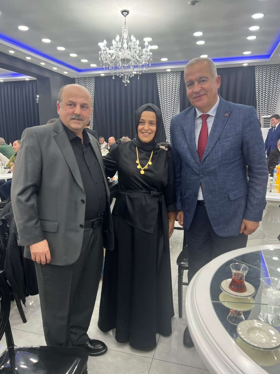 ismailerguness's tweet photo. Samira ve Yavuz Zikri kardeşlerimizin mutluluklarına şahitlik ettik

Mustafa ve Ünsal ailelerini gönülden tebrik ediyor, genç çiftimize bir ömür boyu mutluluklar diliyorum. https://t.co/EiiAeRxHNd
