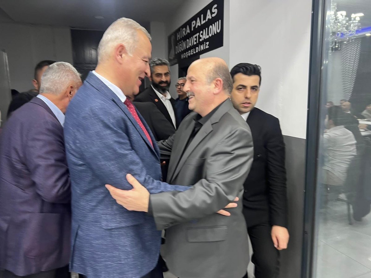 ismailerguness's tweet photo. Samira ve Yavuz Zikri kardeşlerimizin mutluluklarına şahitlik ettik

Mustafa ve Ünsal ailelerini gönülden tebrik ediyor, genç çiftimize bir ömür boyu mutluluklar diliyorum. https://t.co/EiiAeRxHNd