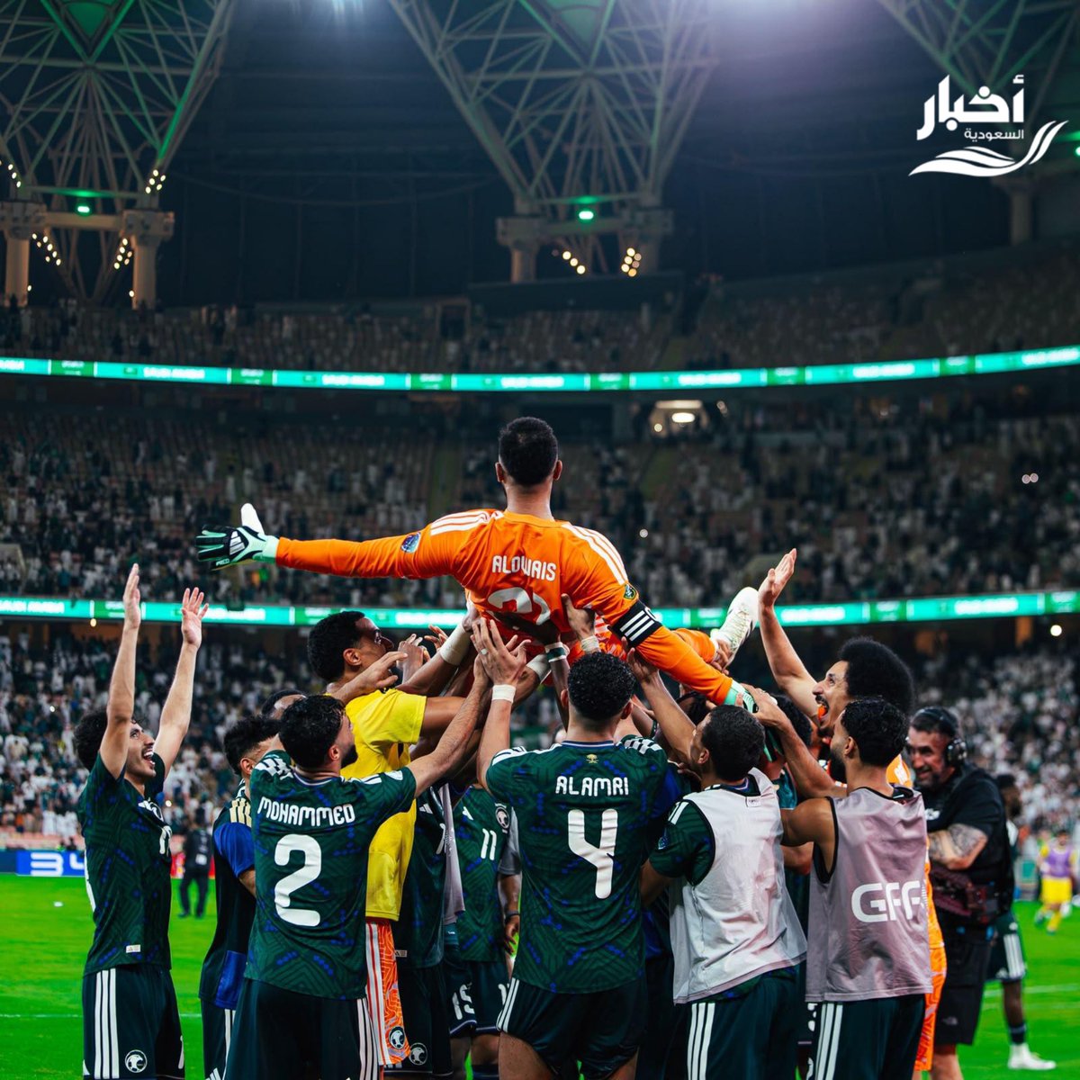 SaudiNews50's tweet photo. لقطات من فرحة الأخضر بعد التأهل لنهائي كأس الخليج 🇸🇦

- https://t.co/g6s10weTbz