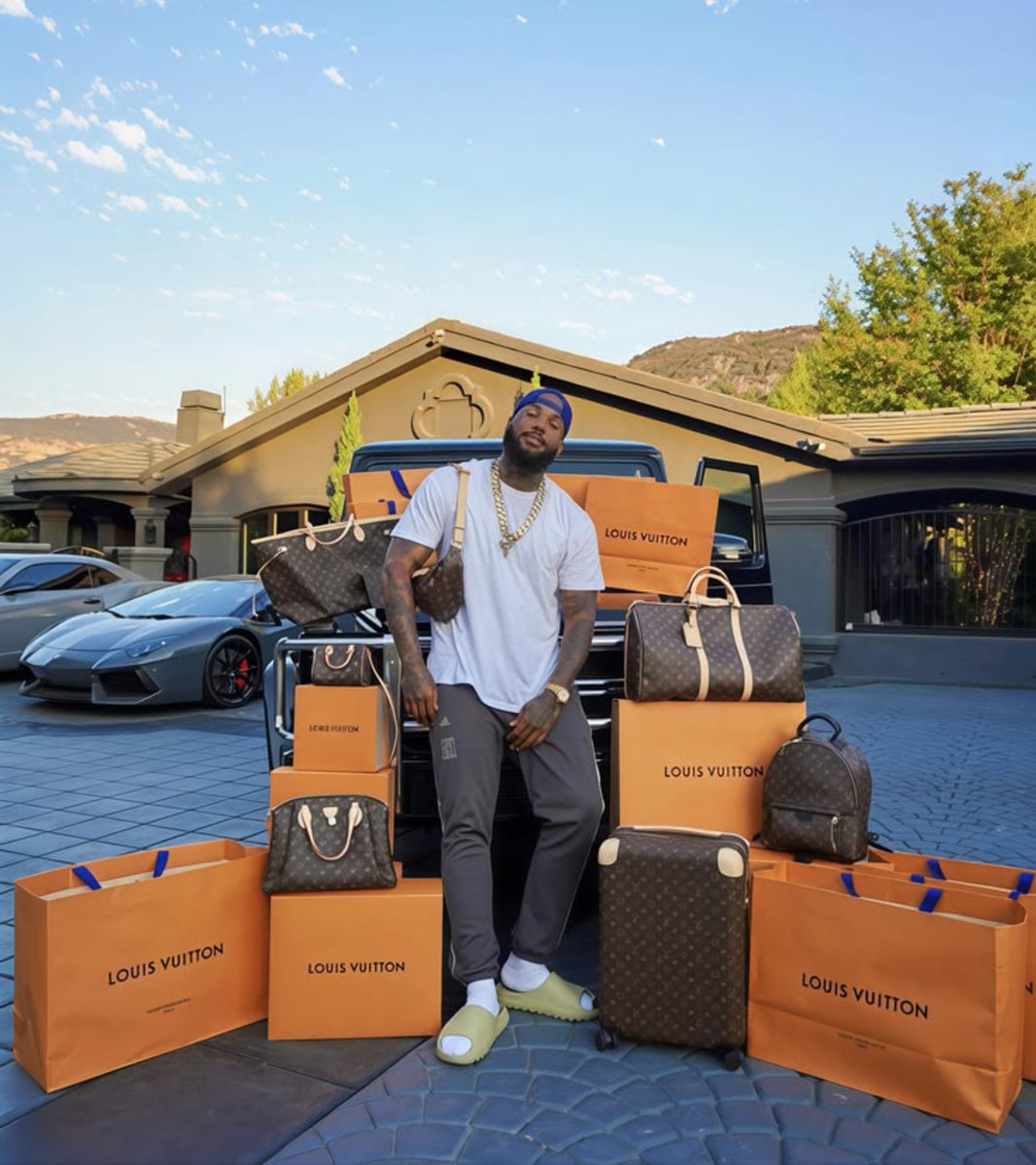 NobleLee_'s tweet photo. 🚨BREAKING: Your broke era is dead and gone.October will favour you greatly 🙏🏼💰 https://t.co/FeCIqHsU6S