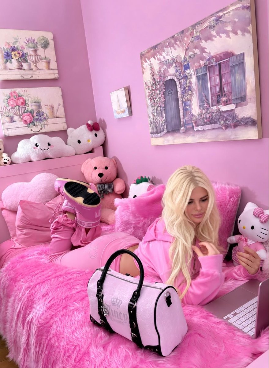 zeynoedin's tweet photo. barbie time 💖 https://t.co/C86ynoSLrN