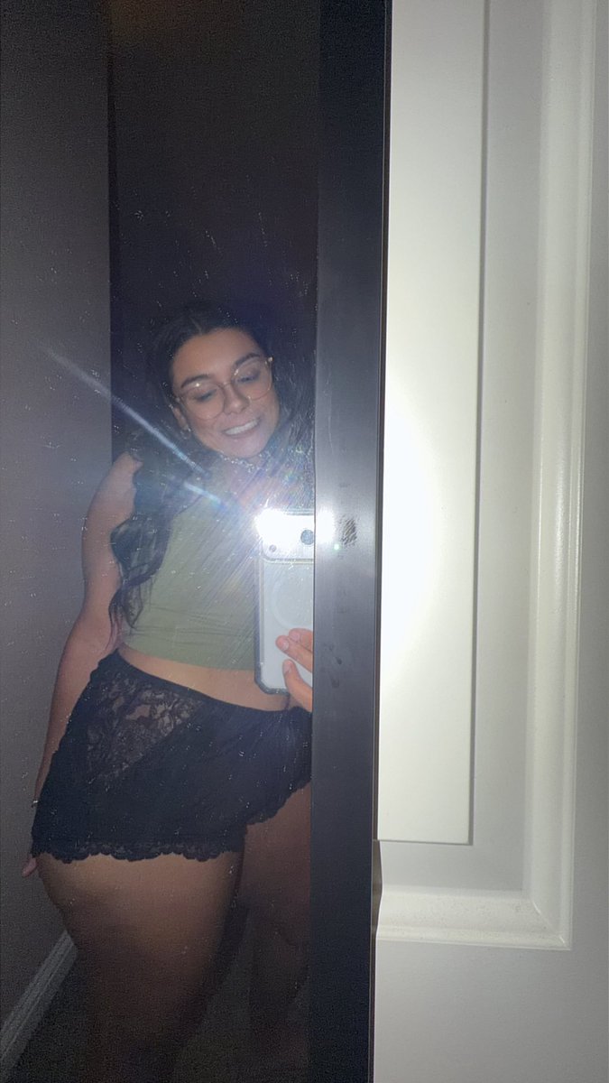 melc13130's tweet photo. Any girls wanna collab? Tag your fav local content creators 👀😈👀 
#atx https://t.co/YofAVrDLEl