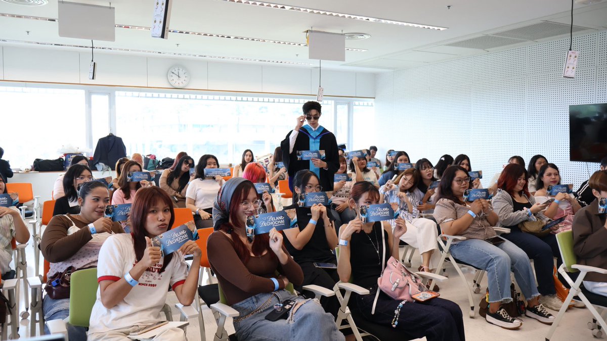 Deland_FC's tweet photo. บรรยากาศงาน 🎓
#Delandgraduationday https://t.co/qmsKCC2dMN