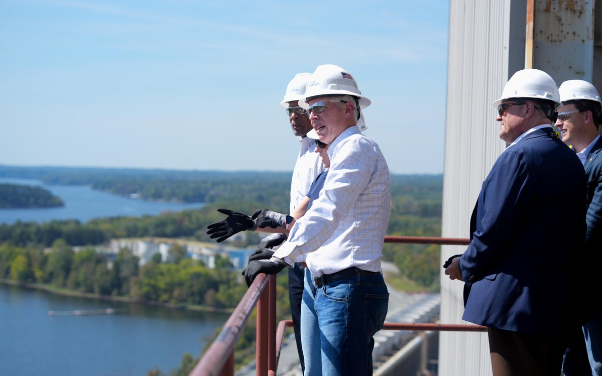 DukeEnergy's tweet photo. Honored to welcome @ENERGY's @SecretaryWright to Duke Energy's Roxboro Plant yesterday. The DOE selected Roxboro for a $28.4M investment in reliability projects that will strengthen critical infrastructure, support reliable service and help reduce project costs for customers. https://t.co/rqpSixiUHC