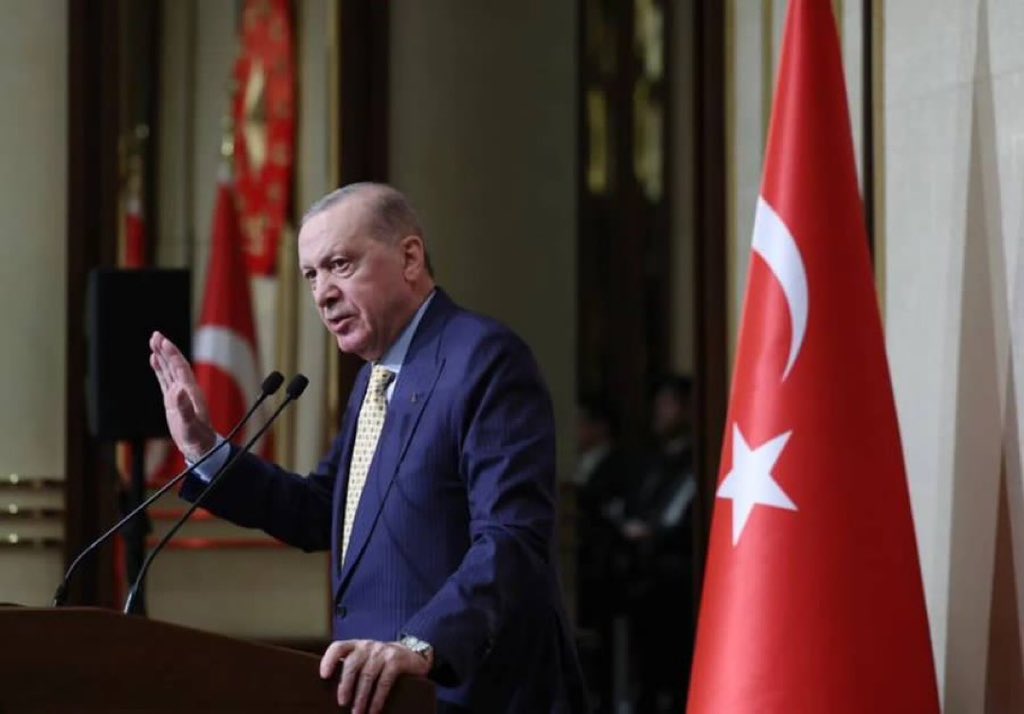 hawarhebo99's tweet photo. أردوغان: نتكاتف أتراكاً وكورداً وعرباً كما كنا في جيـ..ش صلاح الدـين الايـ.،.وبي الذي حـ.،. رّر القد|~ س.
#هاوار_هبو https://t.co/FtLKOyLEuX