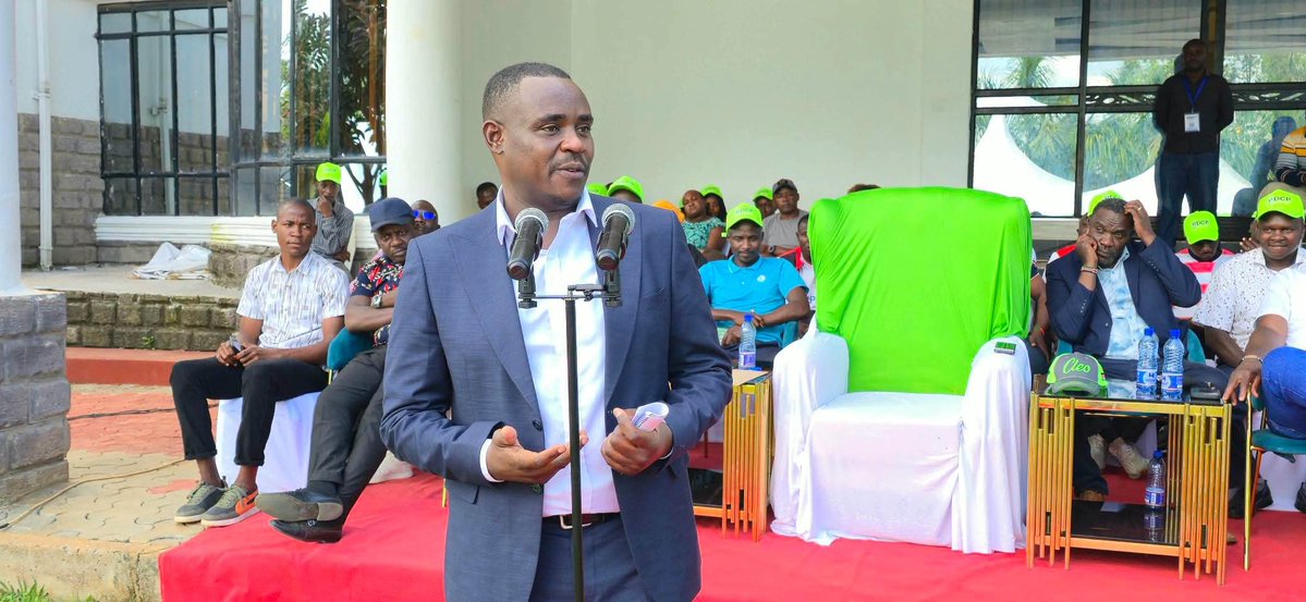 _DCPTV's tweet photo. DCP Party Deputy leader Senator Cleophas Malala today in Shinyalu and Ikolomani during our Party Delegates meeting.
Kakamega Ni Malalah for Governor. https://t.co/8SAct3XN41