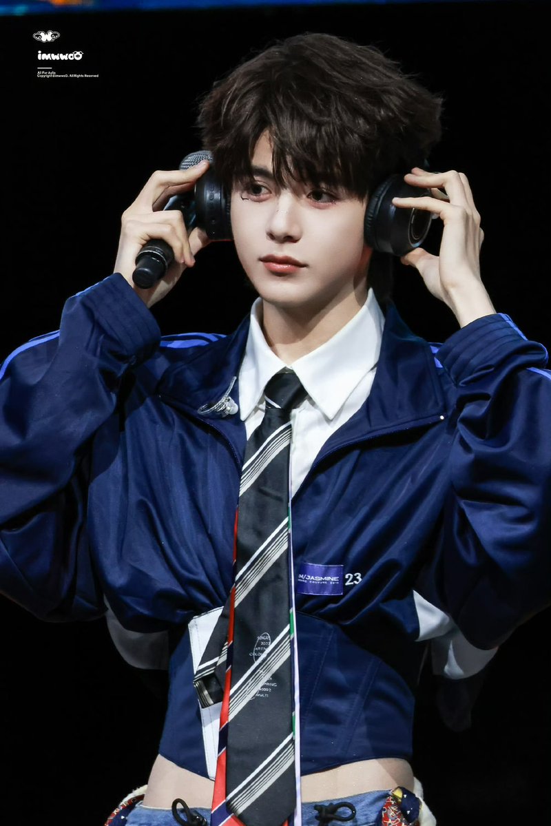 bluepeach95's tweet photo. Beneran muka dia kayak boneka bgt, emang ga salah pada bilang dia kayak boneka😭

Calling Aylio with love
#AylioXHK2026 #Aylio #政瞳 https://t.co/lep7cpVW6N