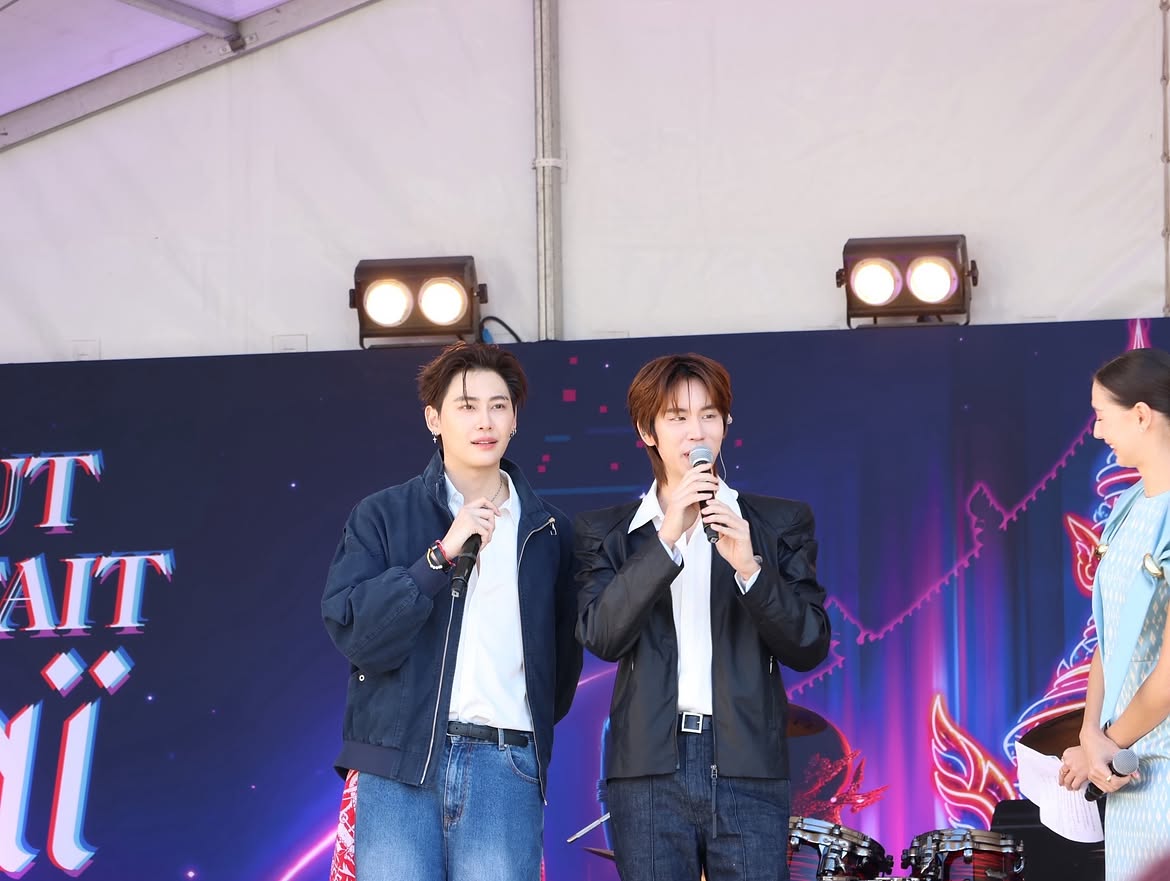 PremSpace_THFC's tweet photo. 💌 03.10.2026
IG update : gmmtv

BOUNPREM THAI FEST IN PARIS 

#BounPremxTouTaFaitThai2026
#prem_space #BounPrem

งานวันนี้สนุกมากครับ บุ๋น-เปรมต้องขอขอบคุณสถานเอกอัครราชทูตไทย ณ กรุงปารีส ที่จัดกิจกรรมดีๆแบบนี้ และขอขอบคุณคนไทยในปารีสและแฟนๆชาวปารีสที่ต้อนรับอย่างอบอุ่น หวังว่าโอกาสหน้าจะได้พบกันอีกนะครับ 🇹🇭🇫🇷🫶🏻

Aujourd’hui, ce festival était chouette. Nous remercions l’ambassade royale de Thaïlande en France d’avoir organisé cet événement merveilleux. Nous remercions également la communauté thaïlandaise et les fans en France nous avoir accueillis si chaleureusement. Nous espérons vous revoir très prochainement ! 🇹🇭🇫🇷🫶🏻

#GMMTV

📍https://t.co/WVQSyx1AaO