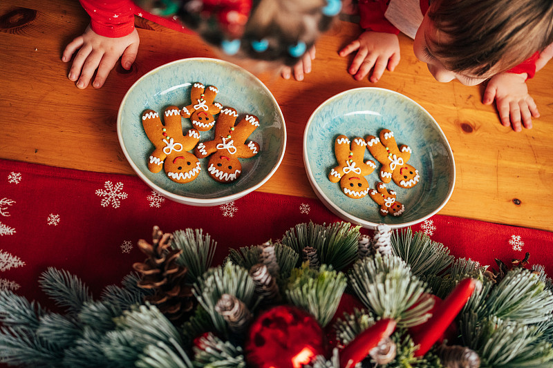 EmiliaWellpm's tweet photo. Esta Navidad, compartimos sonrisas y abrazos cálidos con los que amamos. Feliz Navidad! https://t.co/DceIPJunqJ