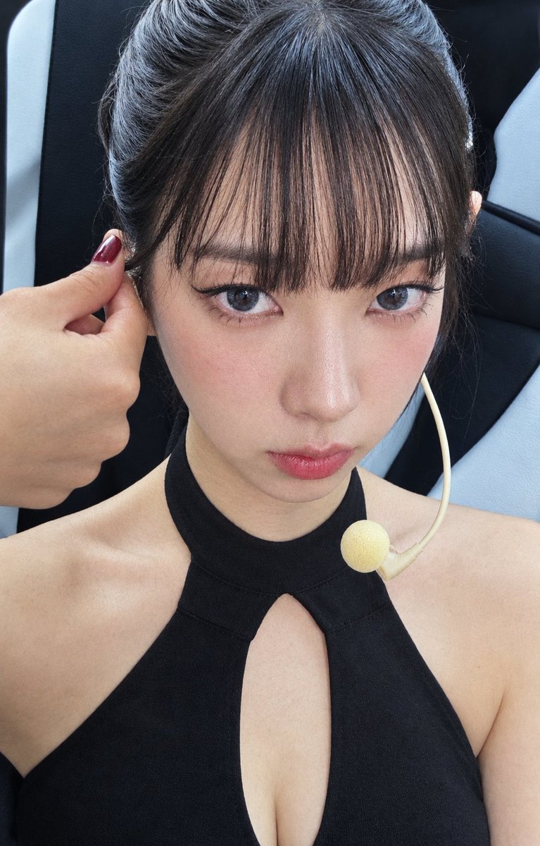 karinaspics's tweet photo. THIS SERENADE KARINA PHOTOCARD… 🫠 https://t.co/OeYk7oa9XT