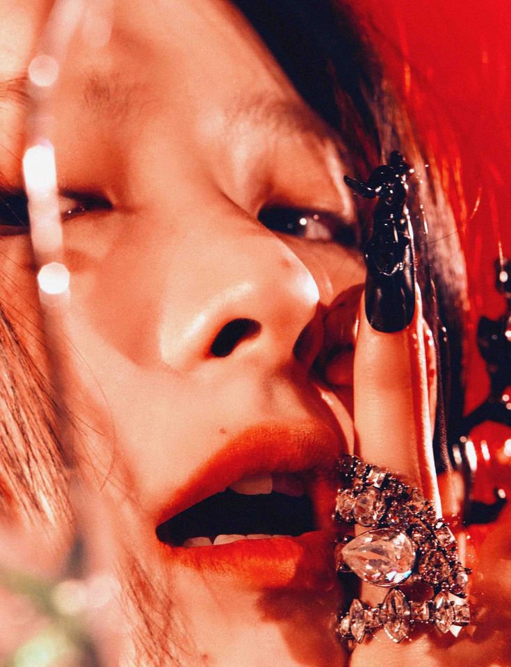 revenator329's tweet photo. "Good and evil people are not clearly distinguished. Good and evil coexist within one person. Even if one seems good, greed and temptation always exist together inside. We simply try to resist from being captivated by evil."

- Seulgi, 28 Reasons (2022) https://t.co/Hjz7sQYNEy