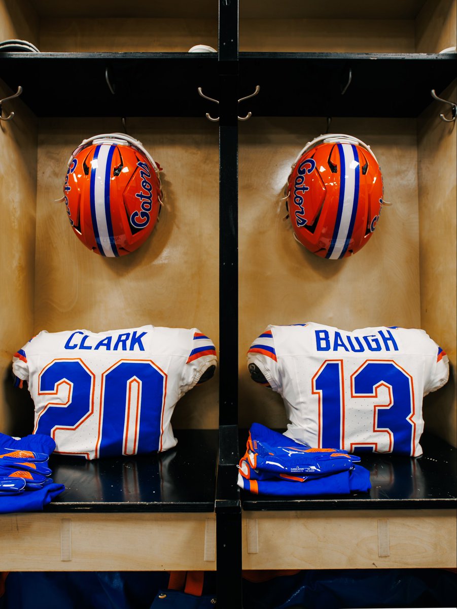 GatorsFB's tweet photo. 🟠⚪️🔵 https://t.co/Ip1trRCrx4