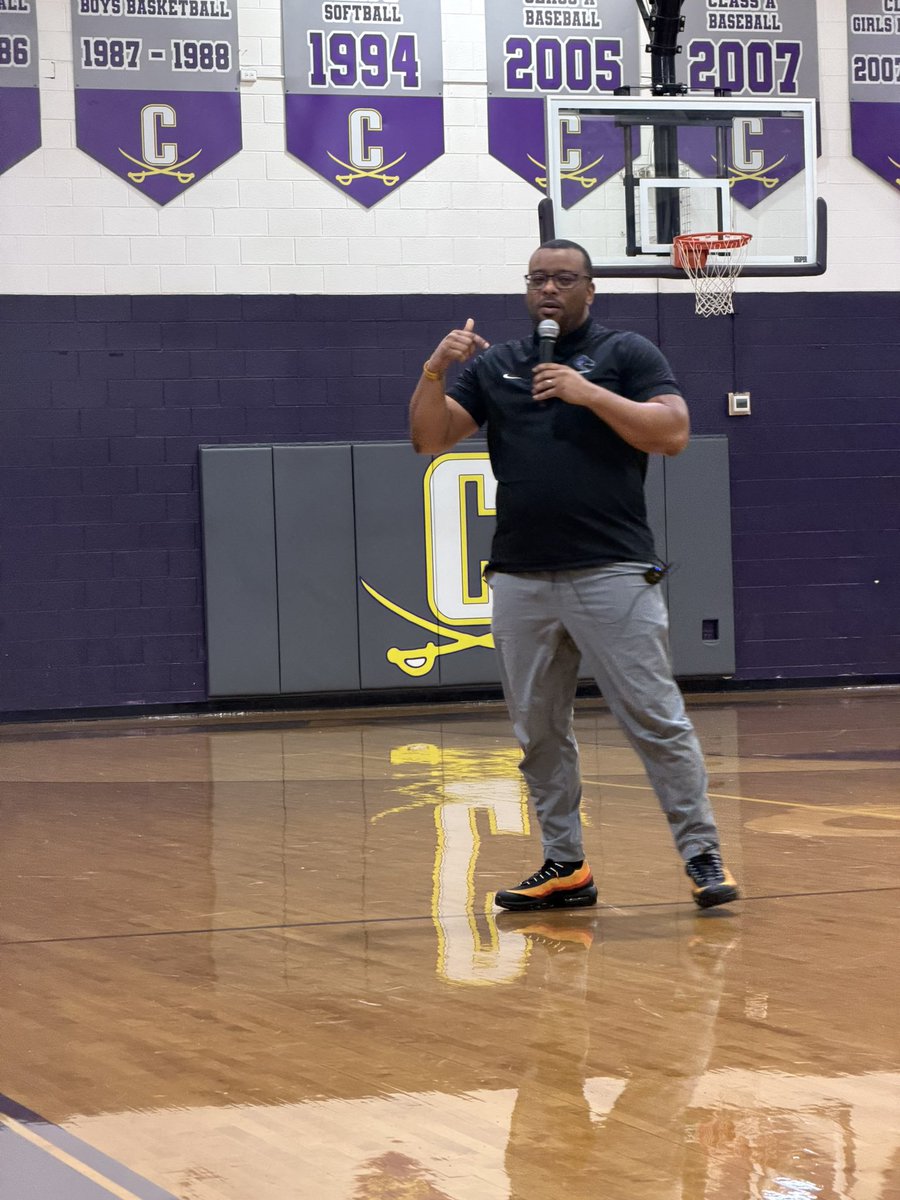 rvhs's tweet photo. 🏆🏀 Our very own Coach Staley was in Savannah leading a Championship Productions Clinic! What an incredible opportunity to share knowledge, develop athletes, and inspire the next generation.

#BlazerPride #ItsAllAtTheView #CoachStaley #NextLevel https://t.co/w3d7UDQWUP