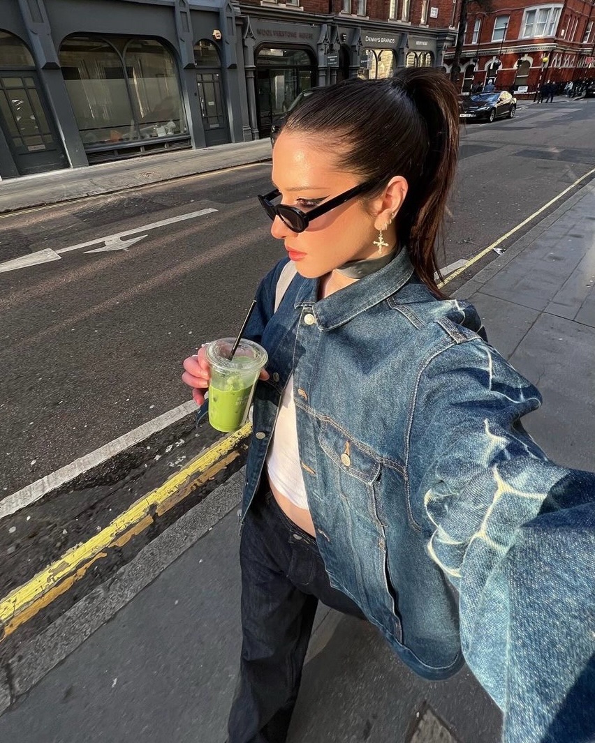 Paula_Vox's tweet photo. T-shirt Shein VENDIDA 
Talla S, Q80 
Largo: 41 cm 

Trouser VENDIDO 
Talla S, Q140 
Largo: 105 cm 
Cintura: 73 cm 
Caderas: 96 cm 
Tiro: 30 cm 
Sin stretch 

Denim Jacket VENDIDA 
Talla M, Q140 
Largo: 43 cm https://t.co/Hjbdy9TVut