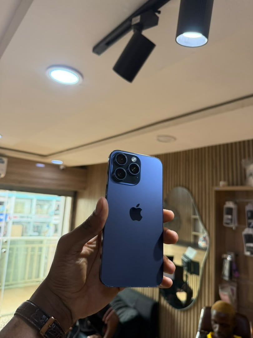arigadgetsng's tweet photo. iPhone 15 pro max 256gb 
Physical eSIM 
Battery 91% 
Perfect condition 
850k https://t.co/O7P9v6Q7Tv