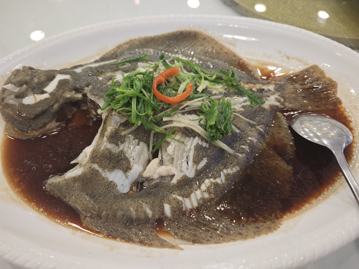 AsukOvO's tweet photo. 來廣州旅遊就是要品嘗各種美食，燒鵝遲到膩(蝦醬真的不好吃) https://t.co/vxc0E4QI3o
