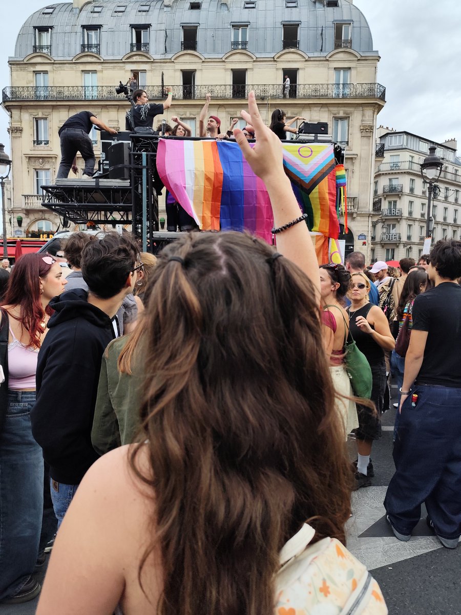 Emmypeeinparis's tweet photo. Peace (piss) and love ✨🥰
#pride #abdl https://t.co/7ONScSXgIB