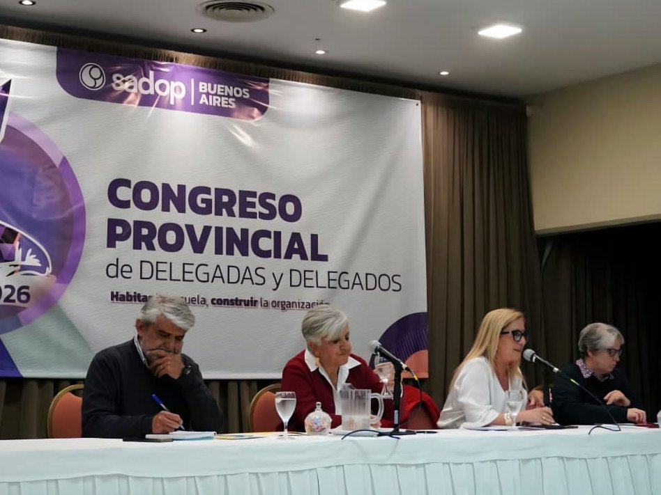 waltercorreaok's tweet photo. Participé del cierre del Congreso Provincial de delegadas y delegados del SADOP, junto a la secretaria general de @sadopnacion, Luz Marina Jaureguiberry; la secretaria general de @sadoppba, @adridonzelli; la directora general de Cultura y Educación, @flaviaterigi; la subsecretaria de Empleo de @trabajopba @claudialazzaro_ y más de mil representantes sindicales de todo el país.

Frente a un Gobierno nacional que desfinancia y margina al sistema educativo, ratificamos que los desafíos que enfrenta la educación y la comunidad educativa no se resuelven con un voucher, sino con políticas concretas y participación de las y los trabajadores.