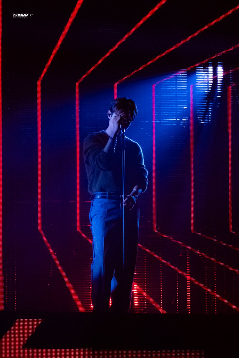 dks_yubaijin's tweet photo. 261003 #DAY_OFF 
#도경수 #DOHKYUNGSOO #都暻秀

 “My only headline is you” —《Fit》❤️💙 https://t.co/qoOGZ4siZ3