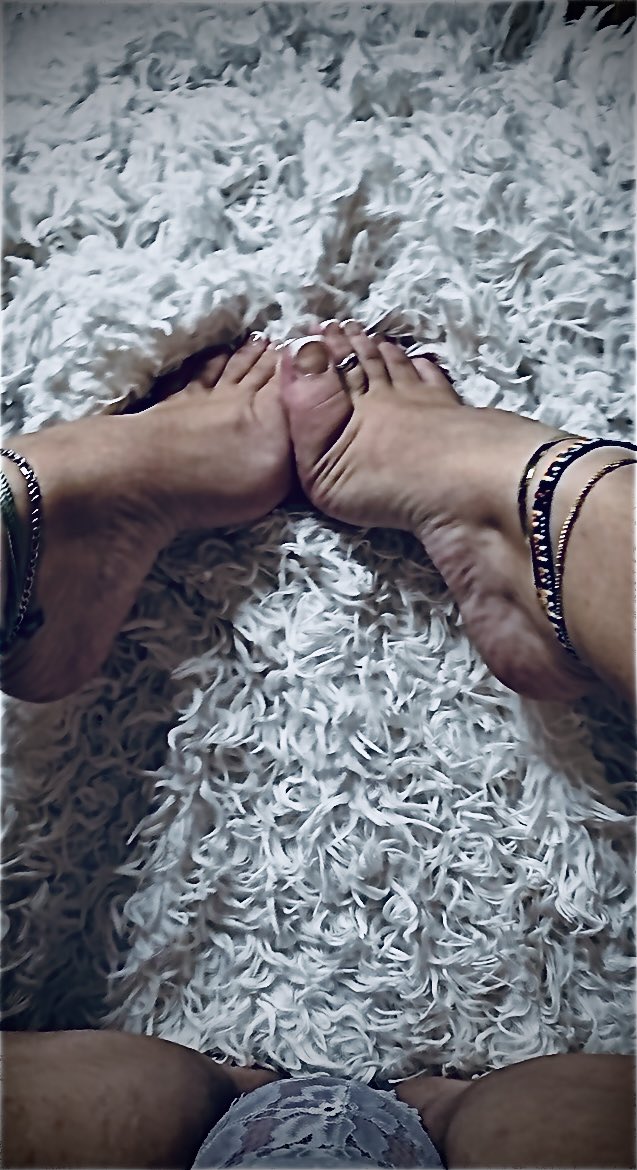 BigRedTom11's tweet photo. Had a little photo shoot last night. 
#pawg #sexy #feet #whitetoes #ass #pussy https://t.co/zVrMqAmQ84