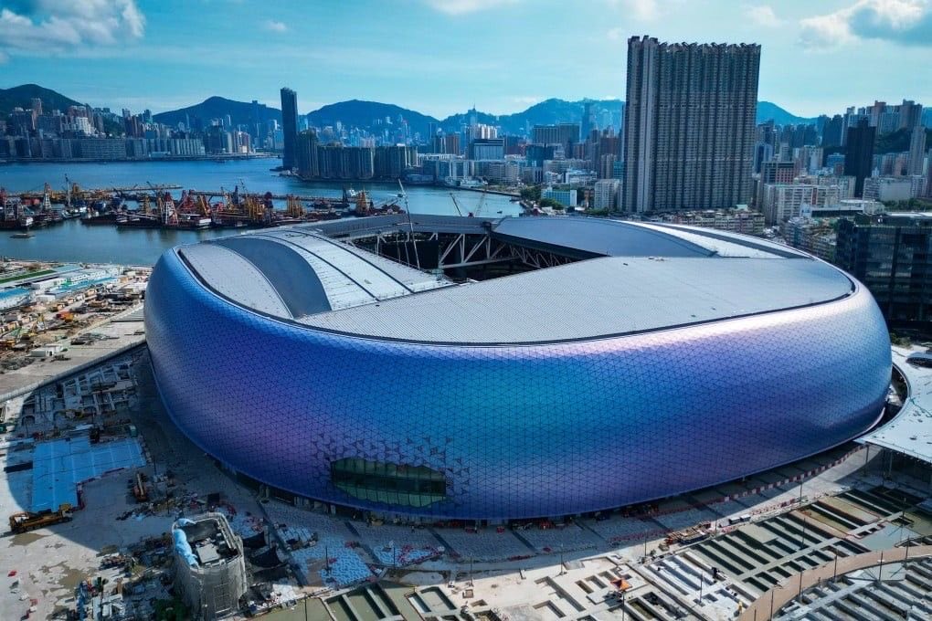 MYSPACEBB's tweet photo. [📈|👑] HISTÓRICO! O BIGBANG se tornou o único ato sul-coreano a esgotar quatro noites no Kai Tak Stadium. 

A XX: COSMOS WORLD TOUR deve reunir cerca de 200 mil fãs em quatro shows. Tornando-se a maior turnê de artistas coreanos em território chinês nesta década.

#BIGBANG #빅뱅 https://t.co/BFVrsOssUF