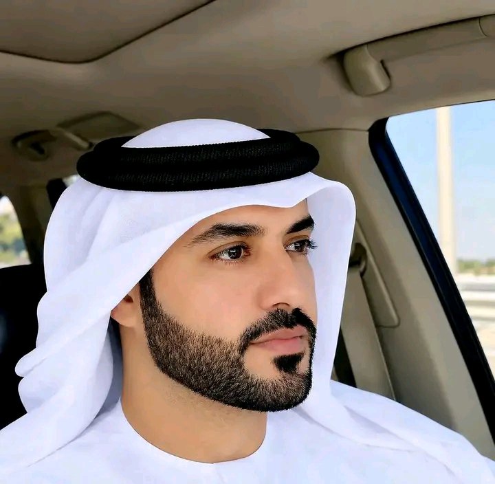 LayanAlHadrami's tweet photo. الصحفي الإماراتي بو راشد الاحبابي : خذوها مني عيدروس الزُبيدي قادمٌ بشروطه، ومتمسّكٌ بقضيته. لكن انتبهوا إليه واحفظوا رمزكم؛  فالمرحلة القادمة حسّاسة، والتطورات متسارعة. https://t.co/DVCexqYZJd