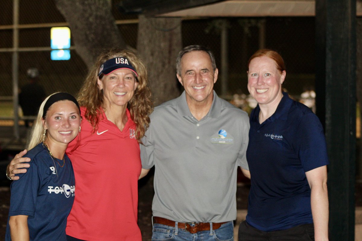 TopGunEvents's tweet photo. 🥎 Day 1 at the Michele Smith Classic!
Big plays & great competition! Huge thanks to @MicheleSmith32 for joining us and the @VisitSPC Mayor for stopping by to support our athletes! ❤️🤍💙
#TopGunEvents #MicheleSmithClassic #ClearwaterFL https://t.co/i6zPc1oy97