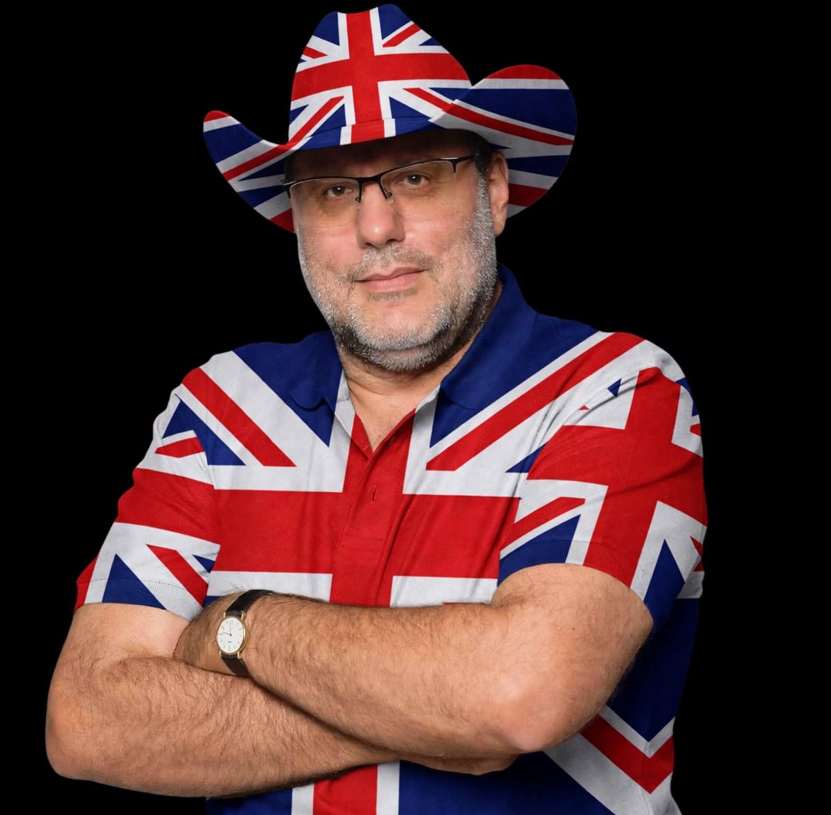 OralC68435's tweet photo. #Now Jamaicans,  look at this British Born Citizen who is squatting in Jamaica pretending to be a Jamaican wanting sensible Jamaicans to believe that he was born in Jamaica without Jamaican Documents.  He has no Jamaican Passport,  he has no Jamaican Birth Certificate. https://t.co/8fIbiZVNtz