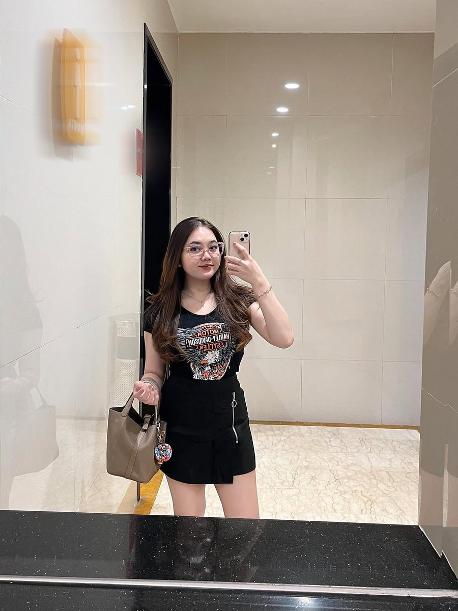 BOlaniecka's tweet photo. Ready open bo vcs tangerang tapi aku chubyy ada ga ya #openbotangerang #botangerang #bobsd https://t.co/ZH1EMHHwBm