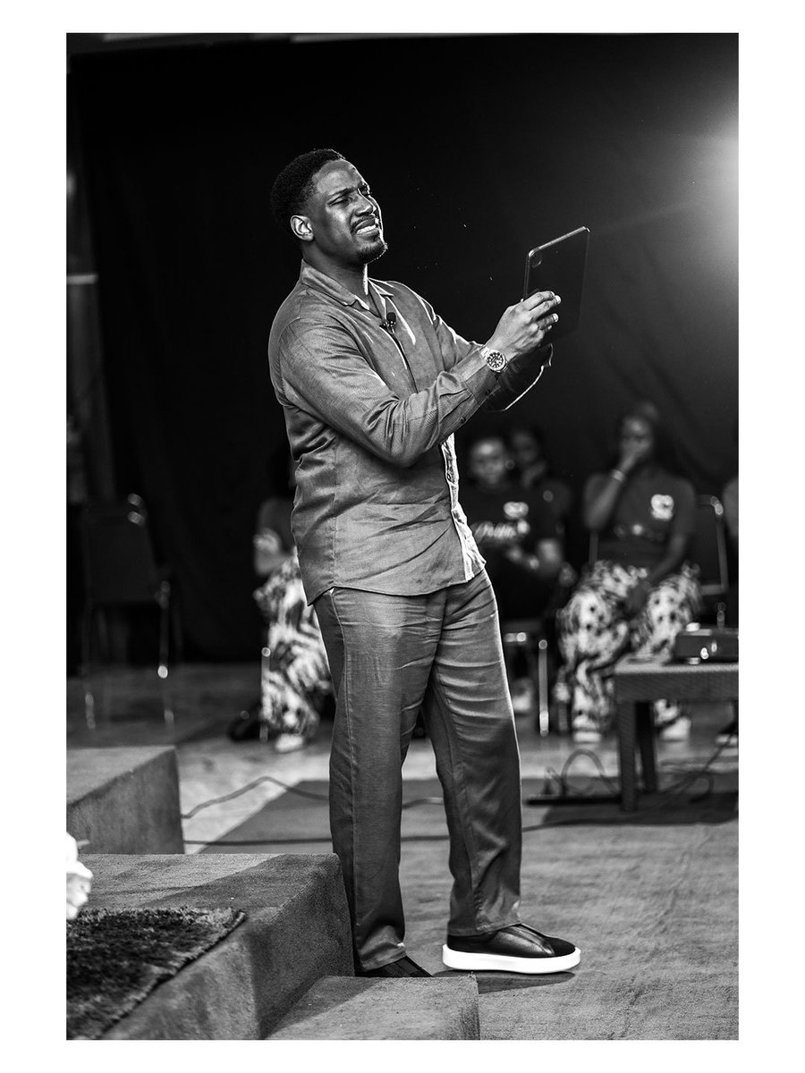 ayomidedavid278's tweet photo. Oh how I love to serve in the house of God !!! 

#trend #photography #ayos_lens_production https://t.co/t2rY3nbYyQ
