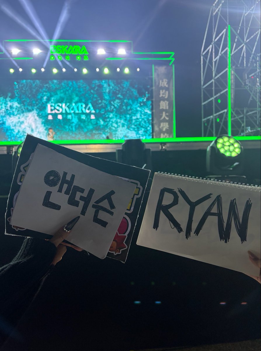 foranders0n's tweet photo. 261001 성균관대 skku
추워 죽는줄 알았는데 웨보 오자마자 더워짐⁝(ᵒ̴̶̷᷄⌑ ᵒ̴̶̷᷅ )⁝
ㄴ예쁜 친구도 생김 ㅅㄹㅎ🫪💕 https://t.co/MF12yYTH8N