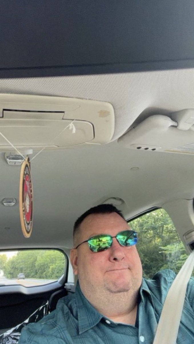 Stellaxxogn's tweet photo. Off to work how does my glasses looks on me? https://t.co/cfTNw7Wgpo