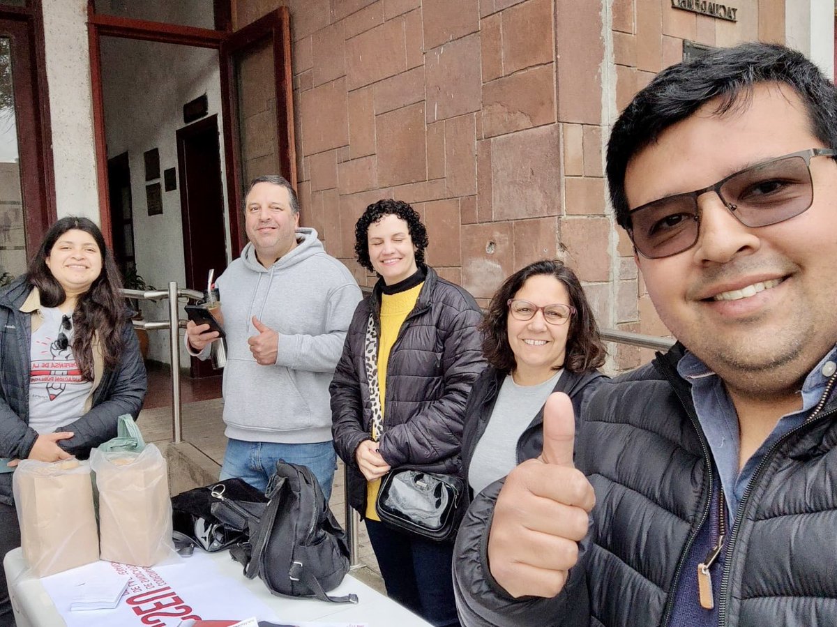 FenapesUruguay's tweet photo. 🗳️ Elección CODICEN
📢 Postales de una jornada de militancia y democracia.
✊ Hasta las 19:00 están abiertos los circuitos en todo el país. Acompaña la LISTA 11. Colegas de todo el país en defensa de la educación pública.
#FenapesSeMueve #ElecciónCodicen #Lista11 https://t.co/dAGP4FhUxa