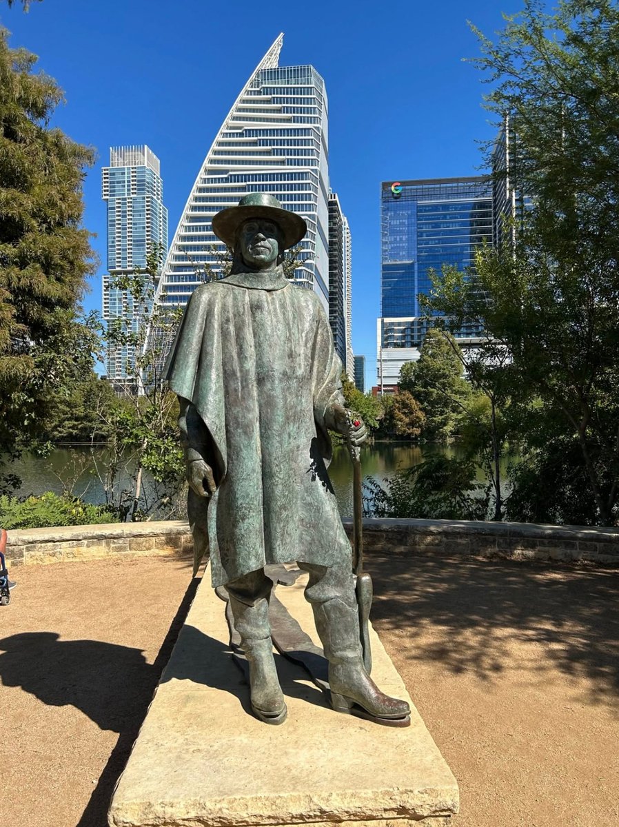 NaughtonArt's tweet photo. Blues guitarist, Stephen Ray Vaughan was born on this date in 1954, in Dallas, Texas.

Stevie Ray Vaughan Memorial is a bronze sculpture by Ralph Helmick. The statue is located on the shores of Lady Bird Lake in Austin, Texas. #SRV #OTD #stevierayvaughan https://t.co/0KVv5nbKRm