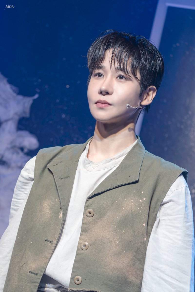 moa_picture's tweet photo. 261003 뮤지컬 죽음에 관하여 커튼콜

인간 | #강찬 배우님 https://t.co/Dih8mLHZ0o