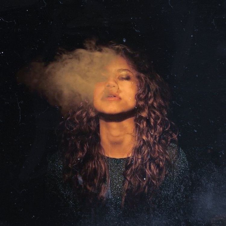 SukiLandd's tweet photo. i made this silly edit of Zendaya using @Picsart what do you guys think? :D https://t.co/qLWFsJ7QRg