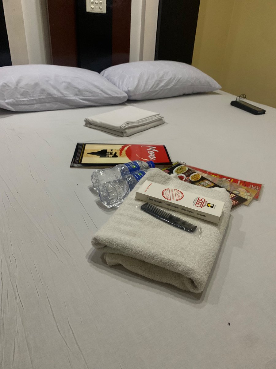tid_roy's tweet photo. 📍Hotel Sogo Cubao EDSA 

Iniisip ko bat kasi di pwede ang solo pag sogo haha, di makasabay sa dalawahan hahahahahah, imbes na payapang tulog naoverthink pa #mlm #purebot #sogo #cubao #alterbaguio #baguio #manila https://t.co/omCR9JK4Um