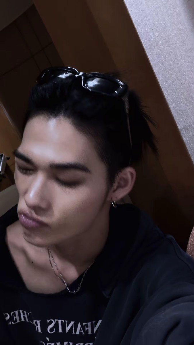 NiSuKiNoo's tweet photo. NI-KI🖤⛓️ https://t.co/vjmrCmgbIm