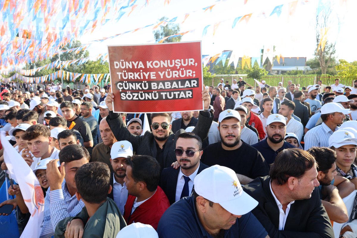 milhamigunbegi's tweet photo. "AK Partimizin eser ve hizmet siyaseti, şehrimizde inşallah daha da güçlenecek."

Genel Başkanımız ve Cumhurbaşkanımız Sayın Recep Tayyip Erdoğan'ın teşrifleriyle Şanlıurfa İl Başkanlığımızın açılışını gerçekleştirdik. https://t.co/ezTeJDbiQC
