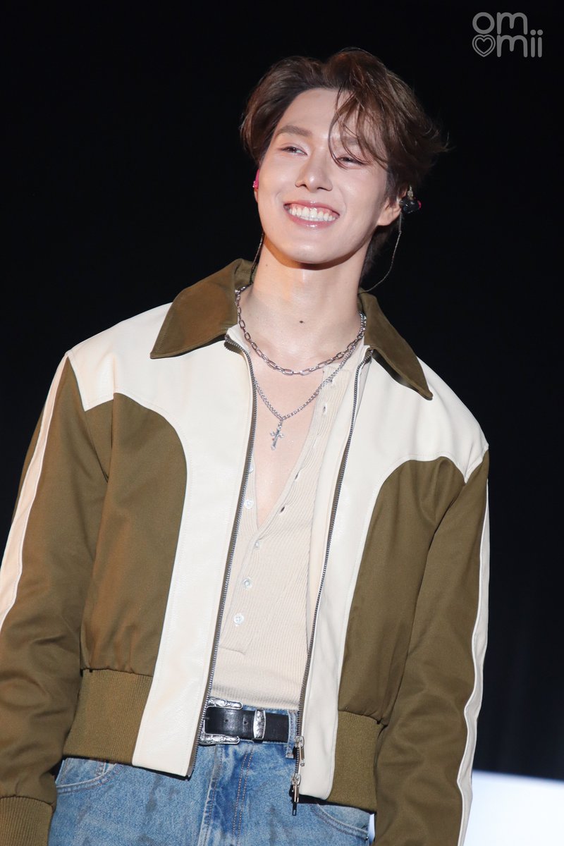 ooooooommmmiiii's tweet photo. ยิ้มแฉ่งงงงงงง~😬🌸

SKYNANI MEROI IN TOKYO

#SKYNANIxFANDAY36INTOKYO
@Hirunkit_ #hirunkit_ 🐈‍⬛✨️ https://t.co/aajlkgZqje