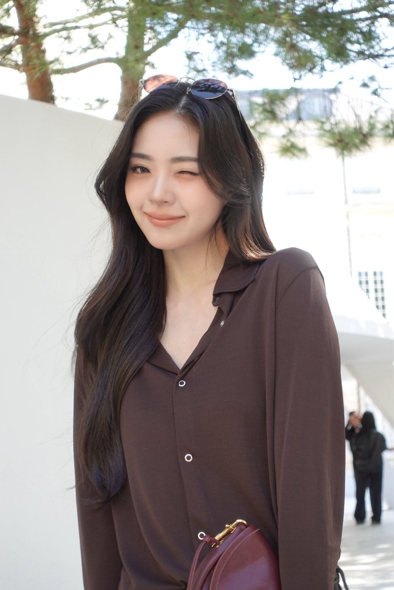 Oneconnection31's tweet photo. สาวปารีเซียง Day 2 

EARNEARN X CELINE PFW27

 #CELINE #CelineEte2027
#earnearnfatima https://t.co/7qavCILdmc