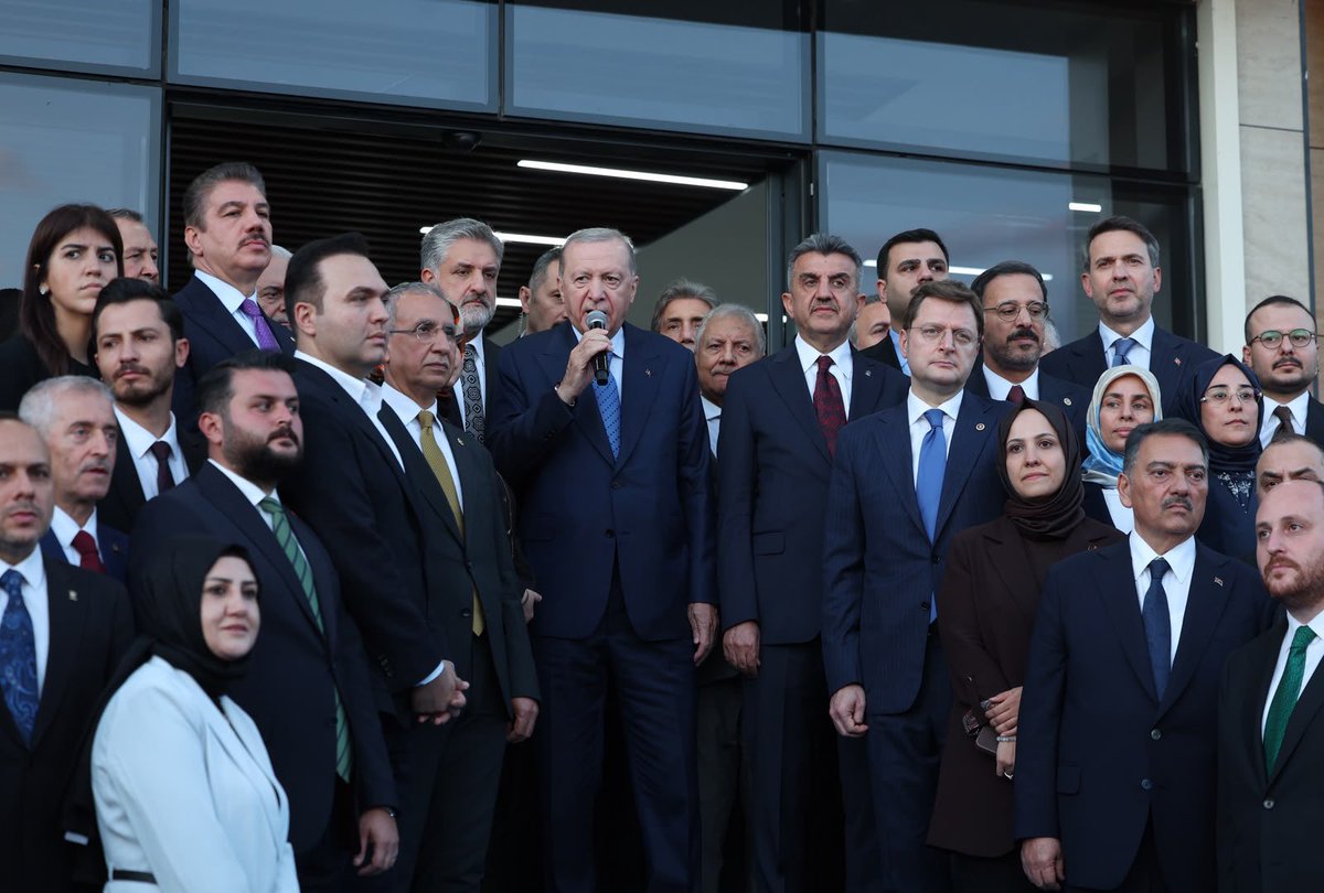 CYAZMAC's tweet photo. Cumhurbaşkanımız ve Genel Başkanımız Sayın Recep Tayyip Erdoğan’ın teşrifleriyle AK Parti Şanlıurfa İl Başkanlığımızın yeni hizmet binasını açılışını gerçekleştirdik.

Yeni hizmet binamızın, davamıza, teşkilatımıza, Şanlıurfa’mıza ve hemşehrilerimize hayırlı olmasını diliyorum.

Milletimizle gönül gönüle, omuz omuza, Şanlıurfa’mız ve #TürkiyeYüzyılı hedeflerimiz için aynı azim ve kararlılıkla çalışmaya devam edeceğiz.

Hayırlı, uğurlu olsun. 🇹🇷

@RTErdogan @Akparti @abuyukgumus @milhamigunbegi @akpartiurfa