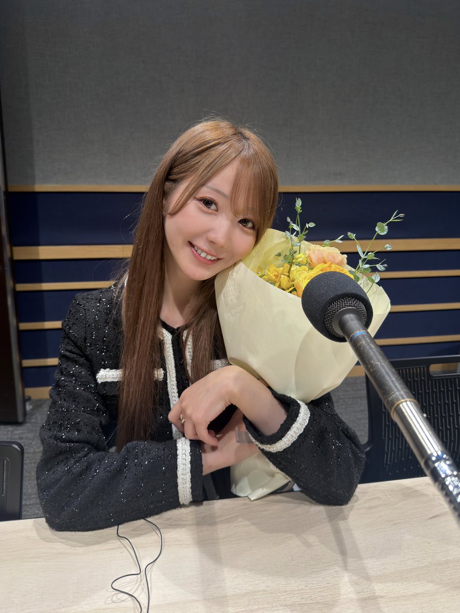 otani_emiri's tweet photo. 約7年間レギュラーを務めていました
「アッパレやってまーす！〜土曜日です〜」
卒業させていただきました💐

お喋りが得意ではない私が
いつしか素を出しまくるようになり、
毎週笑ってときには泣いたり怒ったり😹❤️‍🔥
すごく楽しくて大好きな場所でした。

本当にありがとうございました✨#アッパレ土 https://t.co/w8selMlRYO