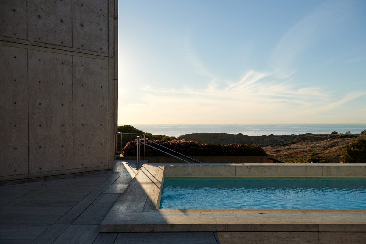 qharbert's tweet photo. Salk Institute. The other end of the Kahn thread. A personal, self-funded shoot.

https://t.co/K03In2tQny #LouisKahn #architecturalphotography https://t.co/6Je9IPVIhR