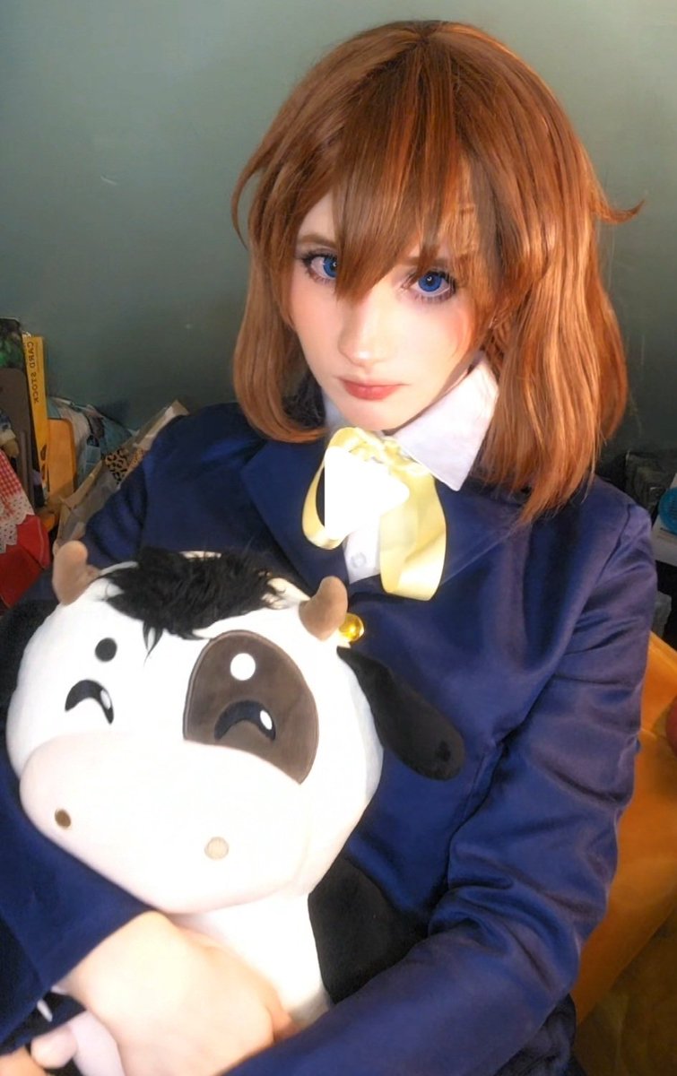 Linpkins's tweet photo. Officially the first person to cosplay prototype/beta Sayori 🩵🐮 https://t.co/f5Slo1XSoI