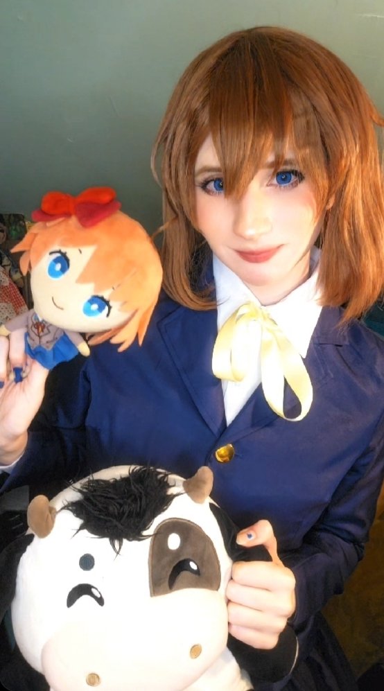 Linpkins's tweet photo. Officially the first person to cosplay prototype/beta Sayori 🩵🐮 https://t.co/f5Slo1XSoI