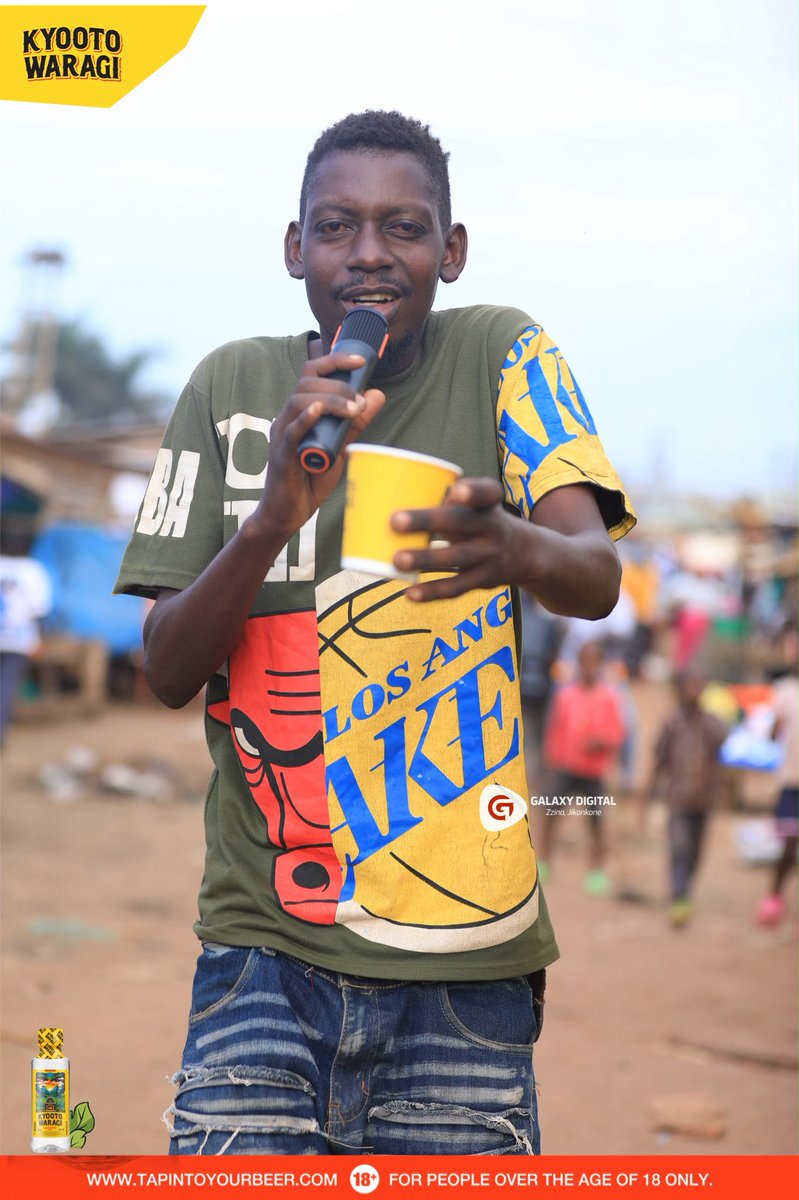 GalaxyFMUg's tweet photo. The people of Nalukolongo have officially accepted the new taste of Kyooto Waragi

#ZzinaLifeStyle | #KyootoGin |
#StrongStartSmoothFinish https://t.co/i77b6GyX3i