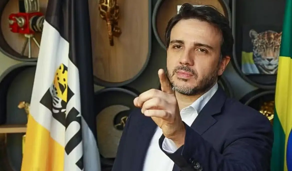 CorrupcaoBrNews's tweet photo. 🚨CONFIRMADO! Partido Missão fará 15 cadeiras no congresso nacional. 

Após perder as eleições, Renan Santos se tornará marceneiro! https://t.co/vESvYF6lvy