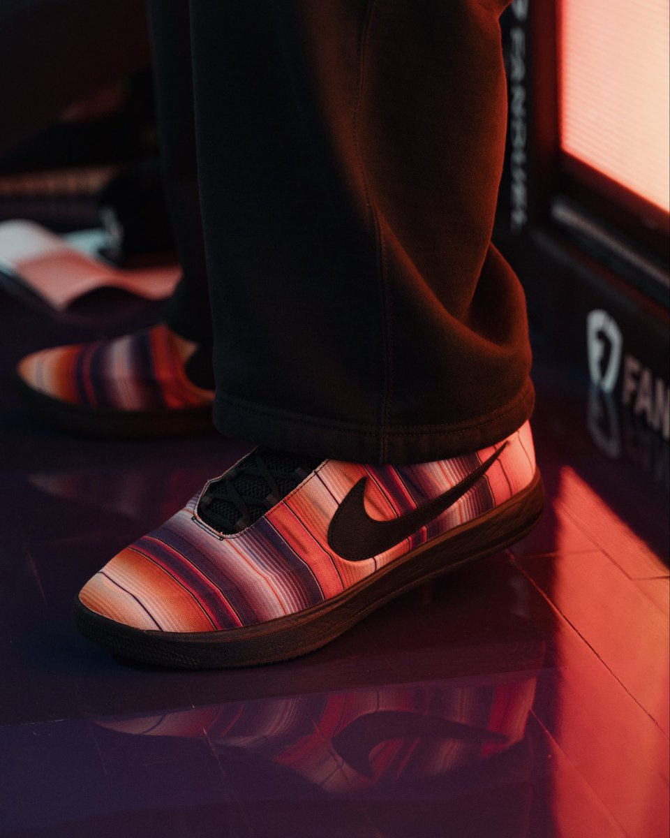 nikebook1's tweet photo. Devin Booker taps into his heritage with the new Nike Book 2 “Mexican Blanket” colorway at Phoenix Suns Fan Fest, inspired by the iconic serape patterns found throughout Mexican culture. Book stated that this is one of his favorite colorways.

📷: JV.SHOTS https://t.co/E3GPDtmTgg